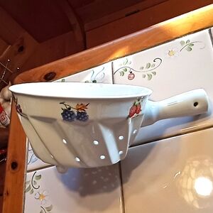 Rare Find Vintage Ceramic Colander With Hand Painted Fruits And Three Ball Feet.